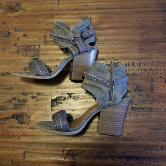 Jellypop Shoes - Jellypop sandals sz 6.5